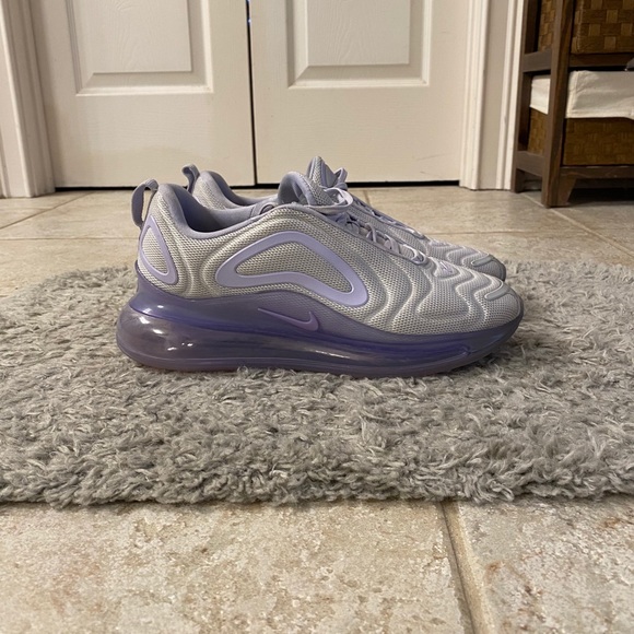 Nike Airmax 720 - Picture 4 of 9